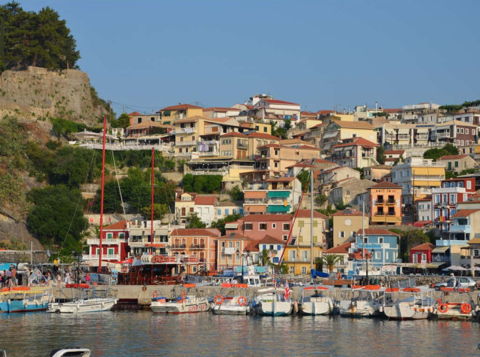0031_Parga_Hafen_Schoene Aussichten Touristik
